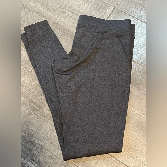 Under Armour Cold Gear Gray Leggings Size Medium - Picture 3 of 3